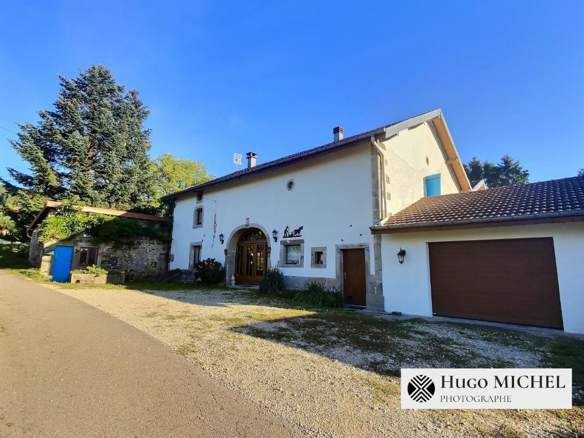 Les Volets Bleus Villa La Chapelle-aux-Bois Exterior photo